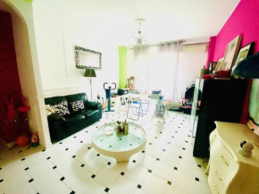 ART GALLERY Flat